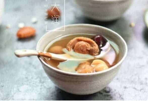 Stewed White Lotus and Figs with Abalone Soup
