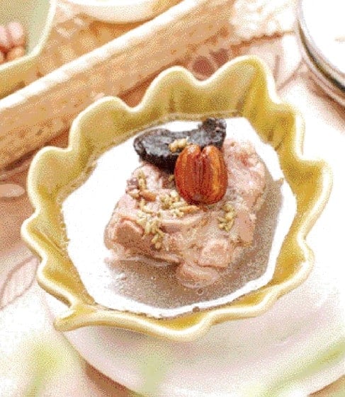 Rehmannia and Sophora Flower Pork Tenderloin Soup Recipe