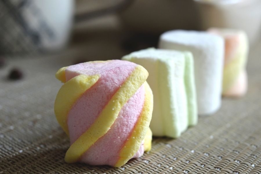 Flavors That Go Well With Marshmallow Sauce